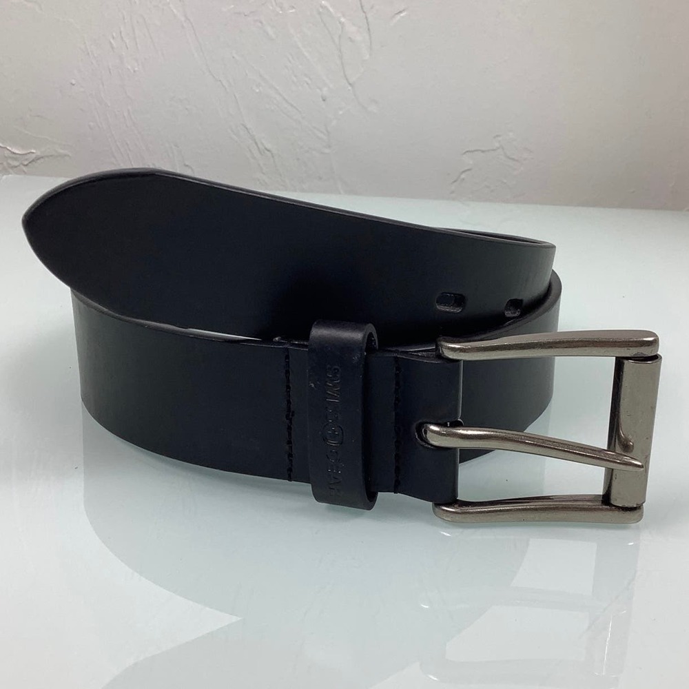 Swiss Gear Black Leather belt men size M 32-36 EUC